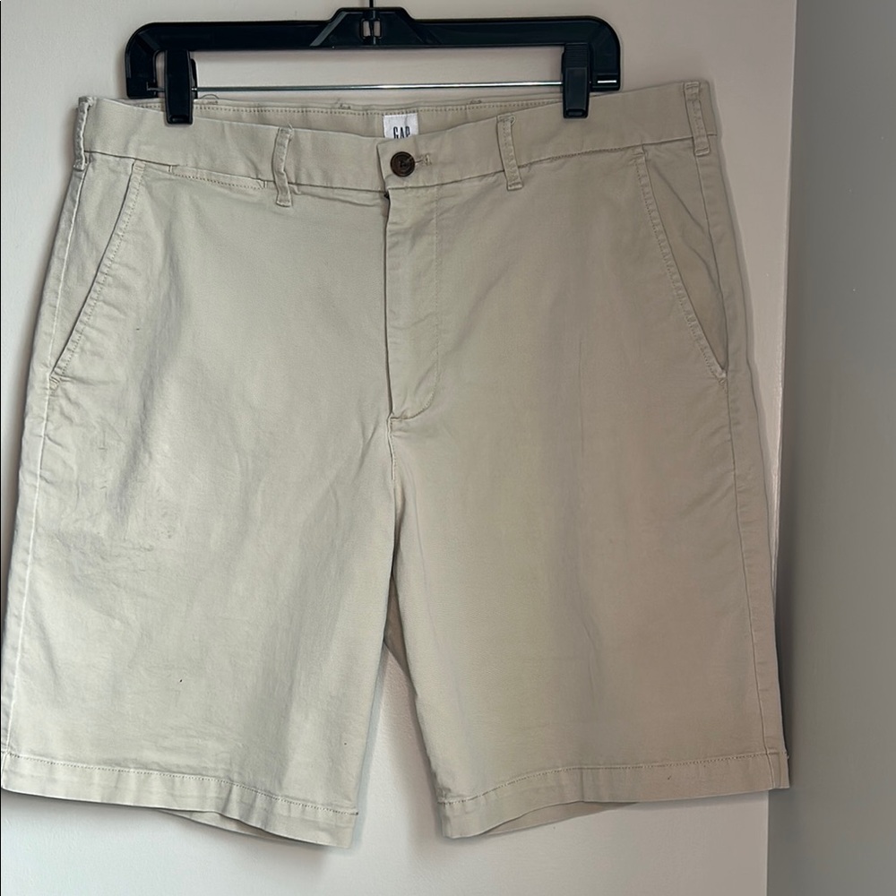 GAP Tan Flat Front Shorts Casual Cotton Blend